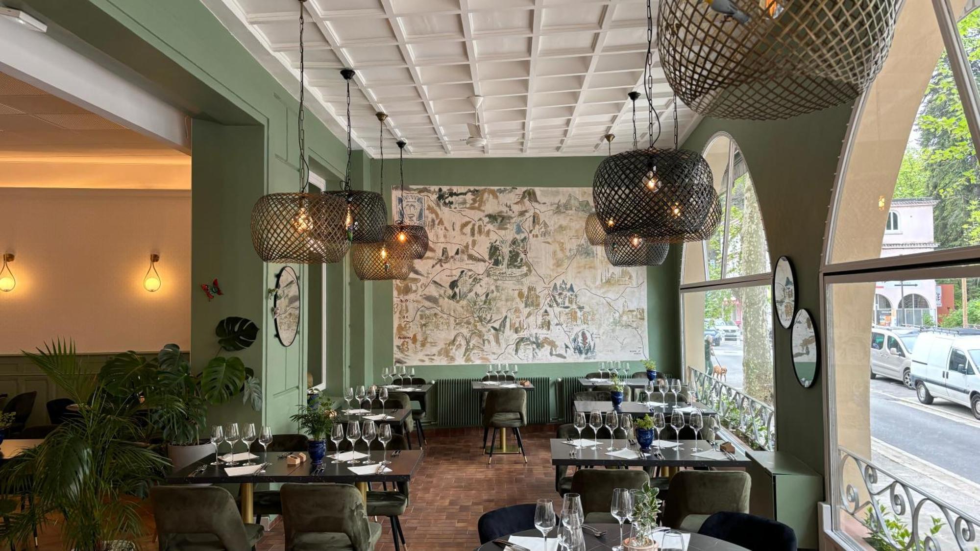 Logis Hotel Restaurant Grand Hotel De Lyon Вал-ле-Бан Екстериор снимка