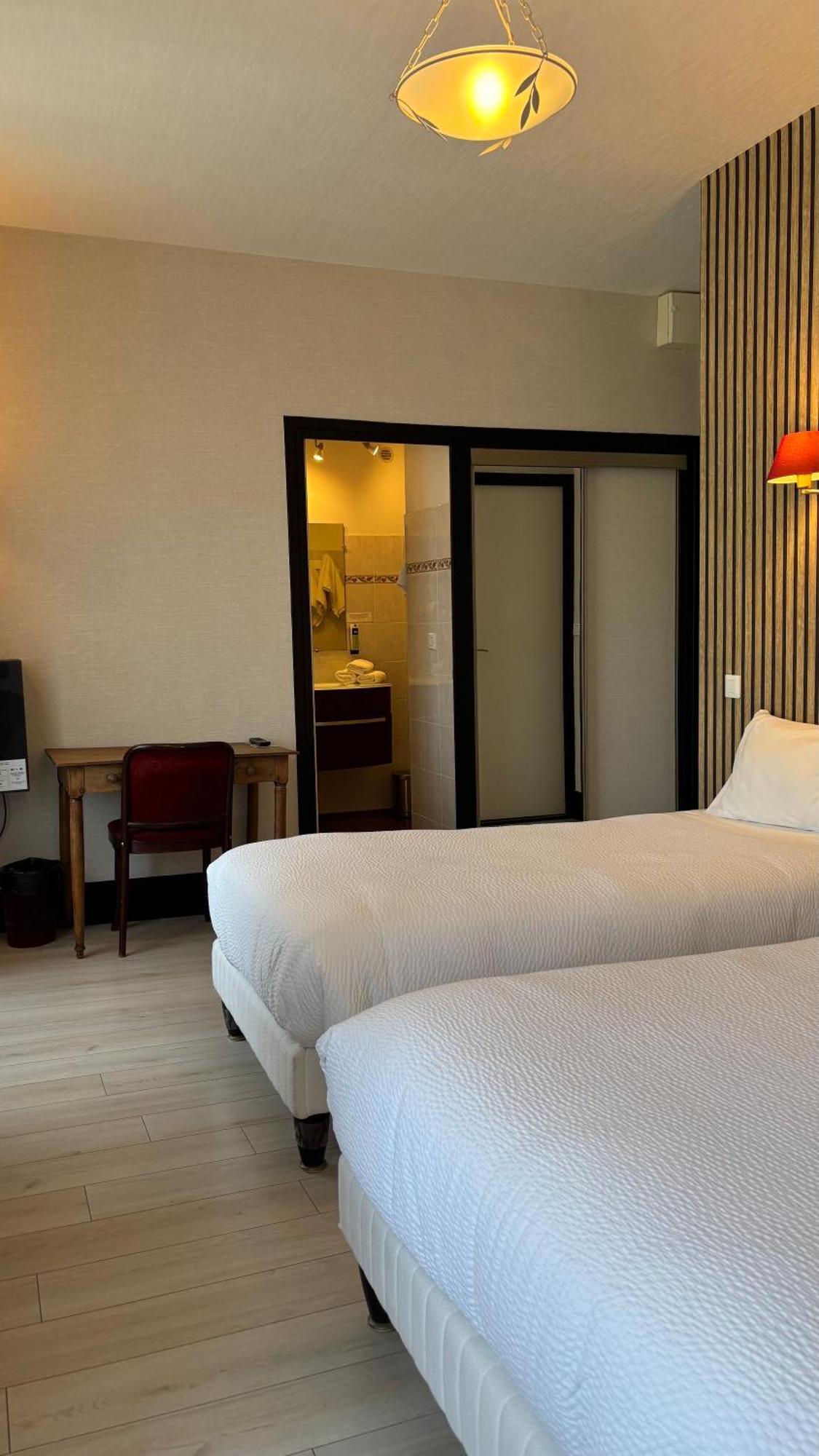 Logis Hotel Restaurant Grand Hotel De Lyon Вал-ле-Бан Екстериор снимка