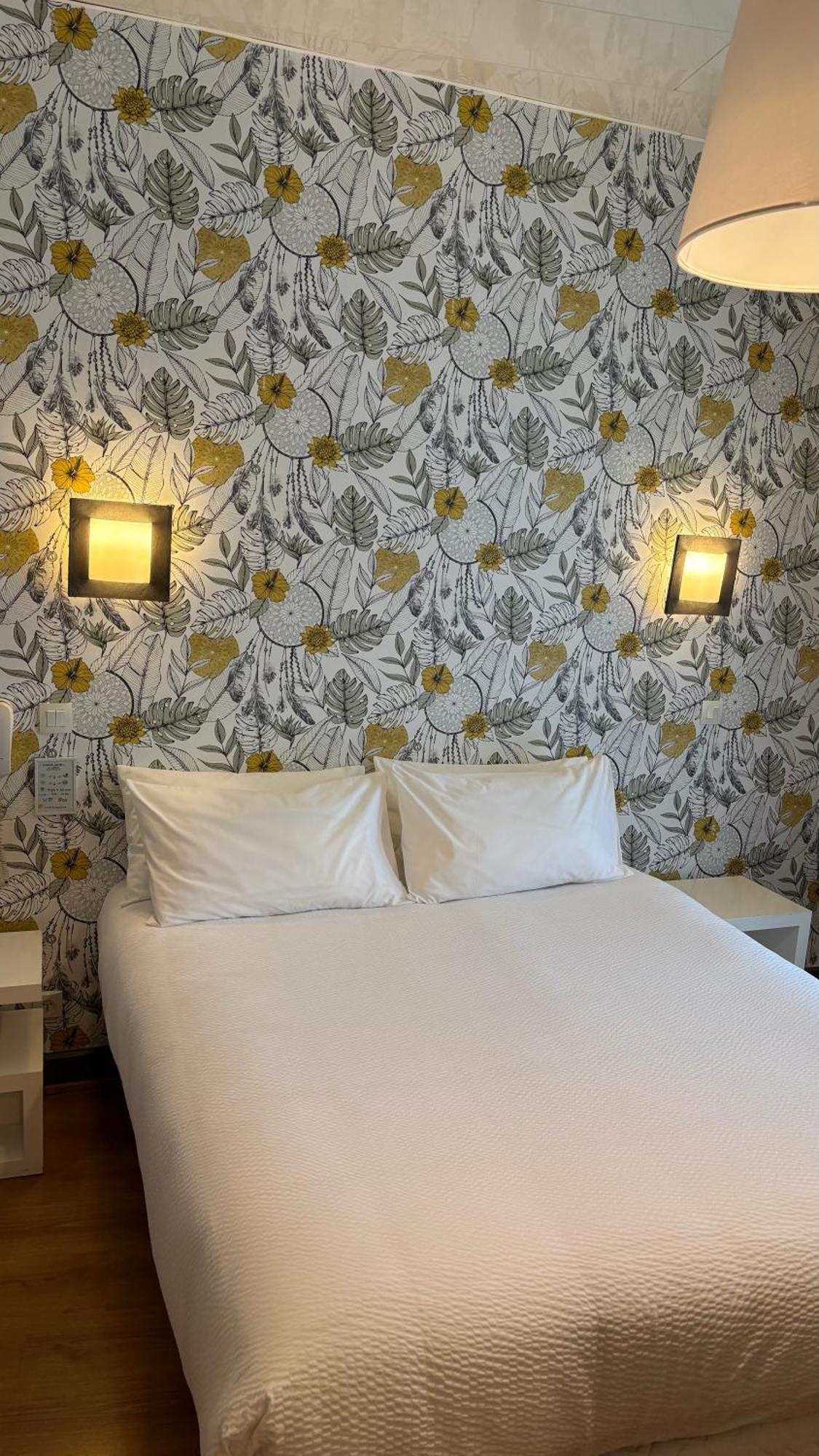 Logis Hotel Restaurant Grand Hotel De Lyon Вал-ле-Бан Екстериор снимка
